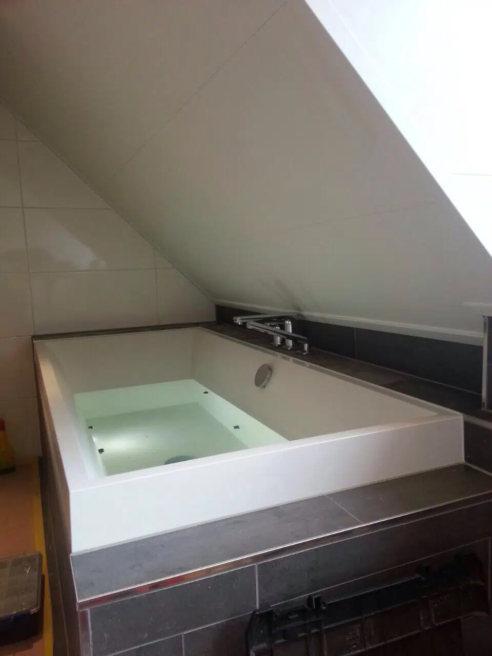 Moderne, complete badkamer in Vianen